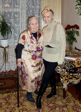 12.25.06 Oksana visits her Grandmother and family, Ukraine.
